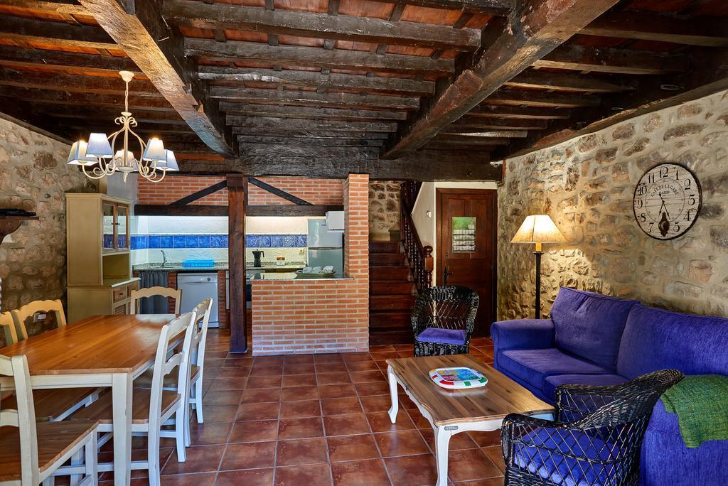 Гостьовий будинок Casas Rurales La Tahona De Besnes Alles Екстер'єр фото
