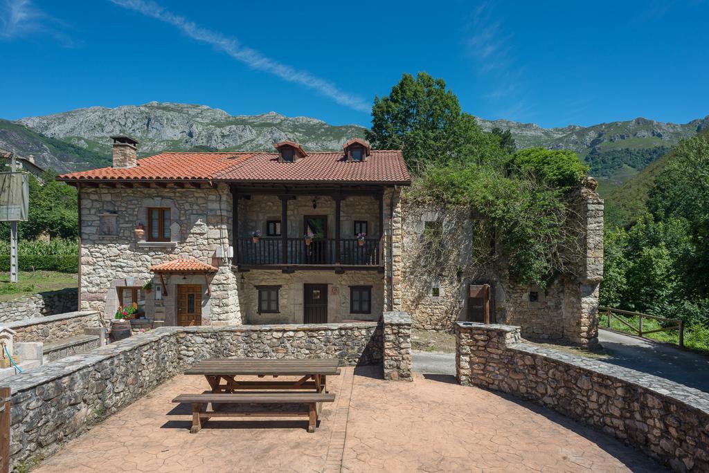 Гостьовий будинок Casas Rurales La Tahona De Besnes Alles Екстер'єр фото