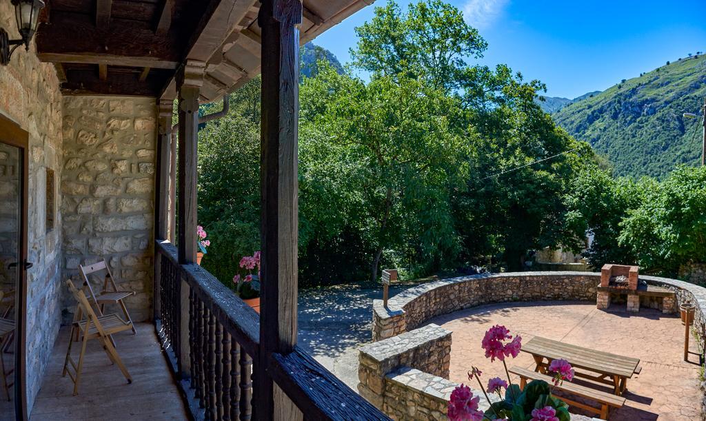 Гостьовий будинок Casas Rurales La Tahona De Besnes Alles Екстер'єр фото