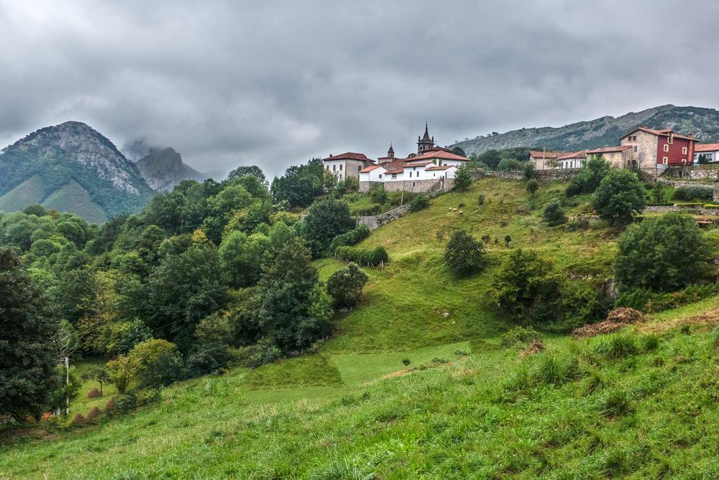 Гостьовий будинок Casas Rurales La Tahona De Besnes Alles Екстер'єр фото