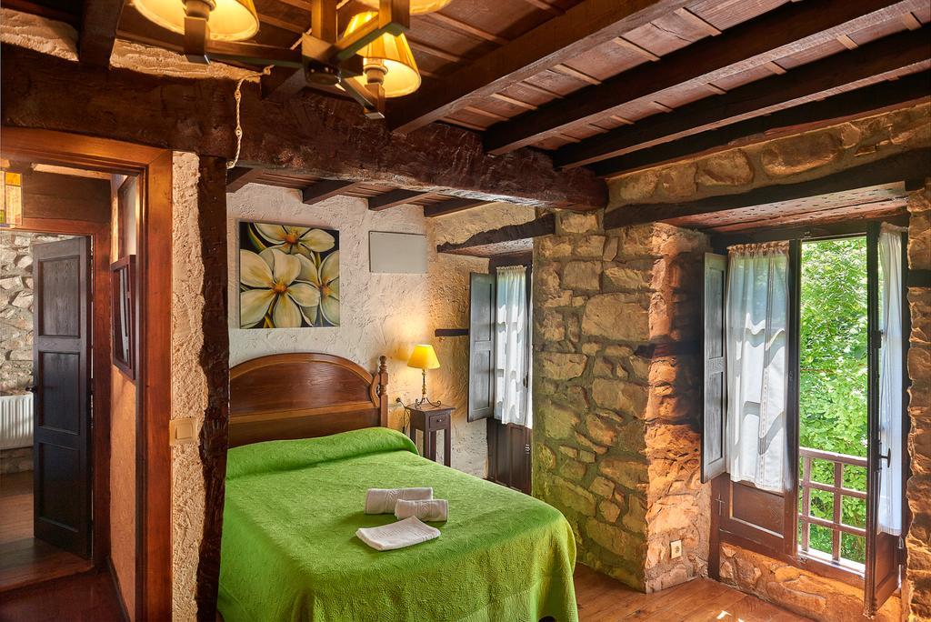 Гостьовий будинок Casas Rurales La Tahona De Besnes Alles Екстер'єр фото